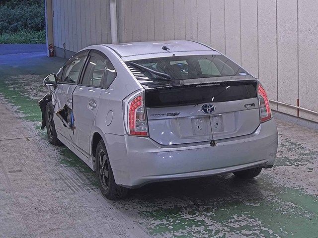 2012 Toyota Prius PHEV S auction photo 2