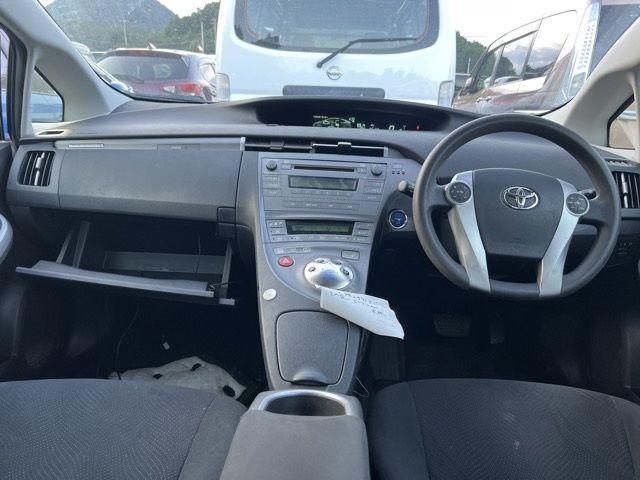 2012 Toyota Prius PHEV S auction photo 4