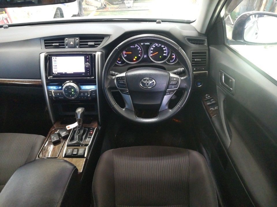 2017 Toyota Mark X auction photo 3