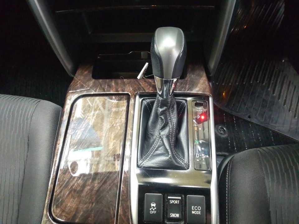 2017 Toyota Mark X auction photo 12