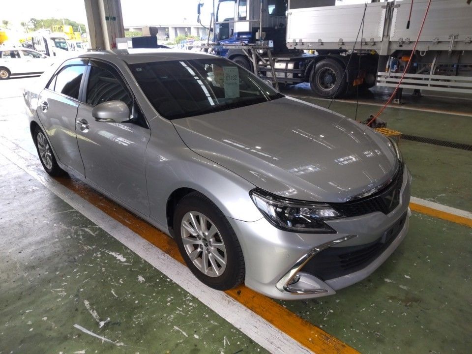 2017 Toyota Mark X auction photo 4