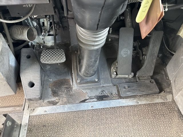 2005 Isuzu バス auction photo 4