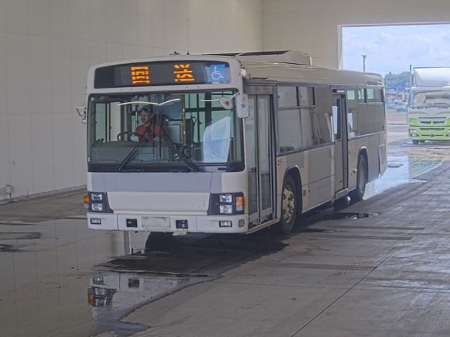 Japan Auction Vehicles 16 2005 Isuzu バス auction photo