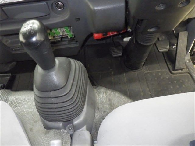2017 Isuzu Elf Double cab auction photo 7