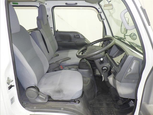 2017 Isuzu Elf Double cab auction photo 5