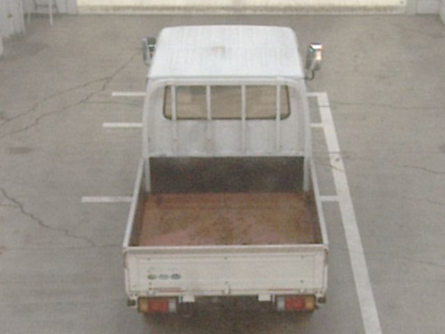 2017 Isuzu Elf Double cab auction photo 3