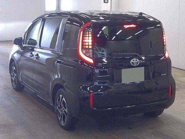2026 Toyota Sienta ハイブリッドZ auction photo 2