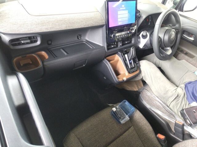 2026 Toyota Sienta ハイブリッドZ auction photo 3