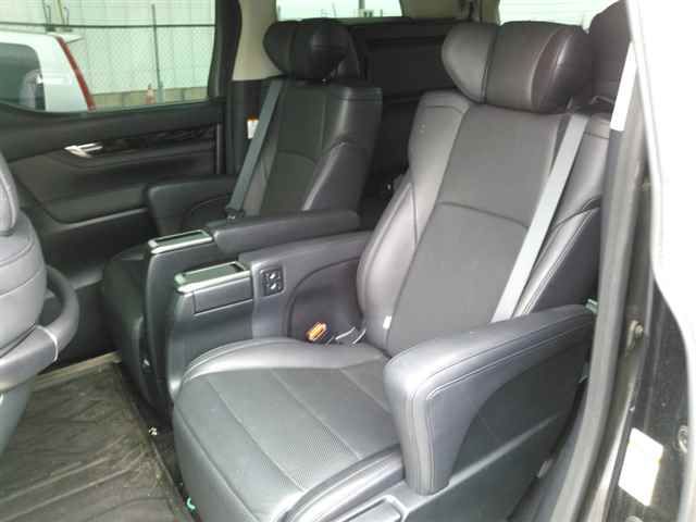 2015 Toyota Vellfire 4WD Hybrid ZR G Edition auction photo 9
