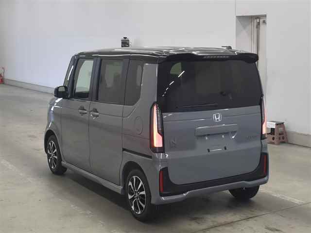 2026 Honda N_BOXカスタム Two-tone coordinated style auction photo 2