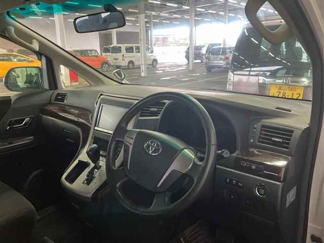 2014 Toyota Alphard 240S auction photo 3
