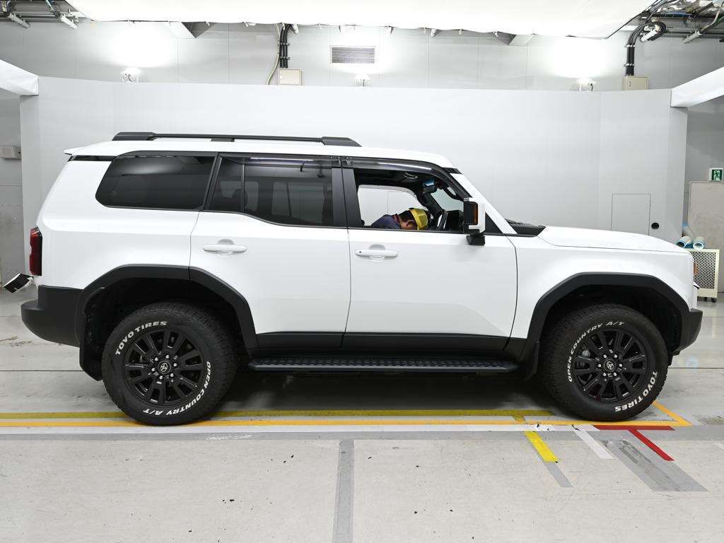 2024 Toyota Land Cruiser 250 VX 4WD auction photo 3