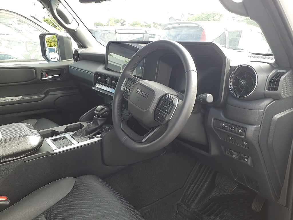 2024 Toyota Land Cruiser 250 VX 4WD auction photo 9
