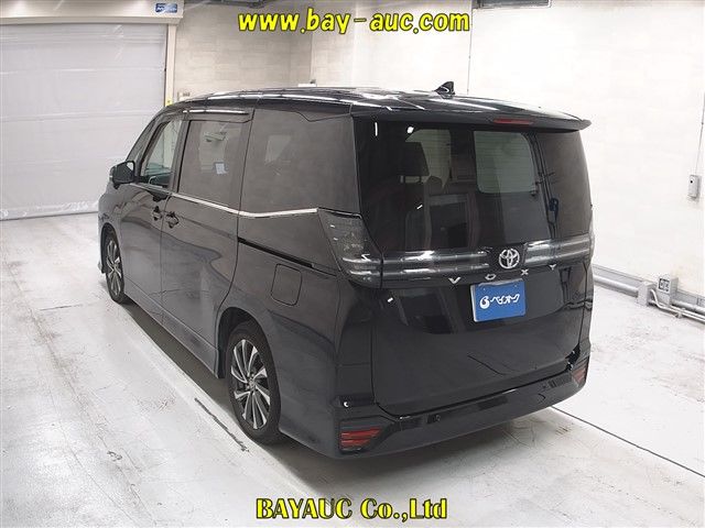 2024 Toyota Voxy S-Z auction photo 2