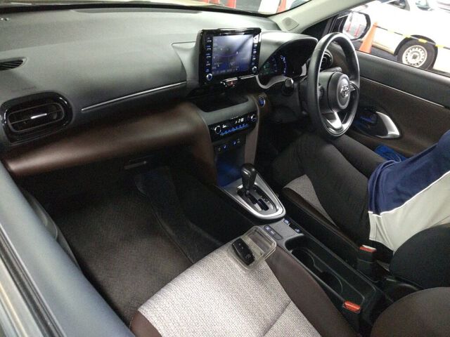 2021 Toyota Yaris Cross Z auction photo 3