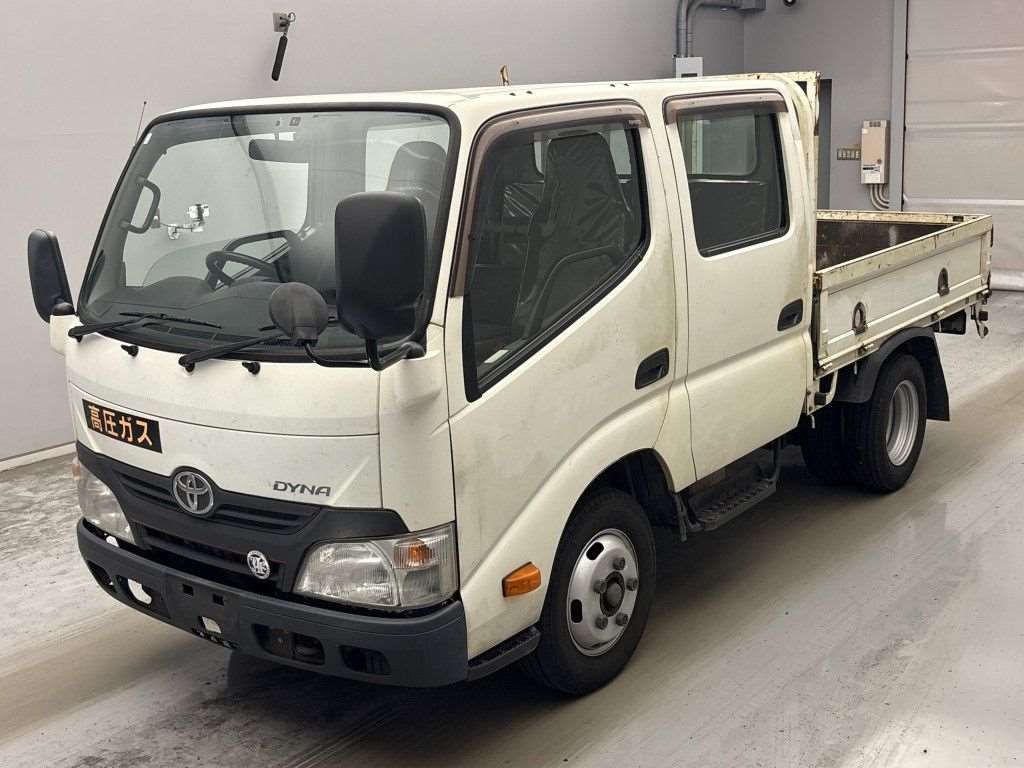Japan Auction Vehicles 4 2016 Toyota Dyna Wキャブ テイショウ auction photo