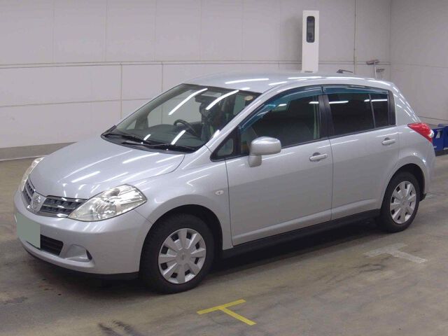2010 Nissan ティーダ 15M FOUR 4WD auction photo 4