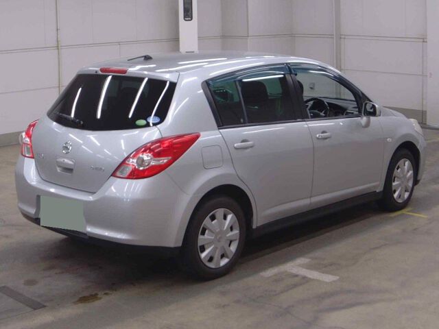 2010 Nissan ティーダ 15M FOUR 4WD auction photo 5