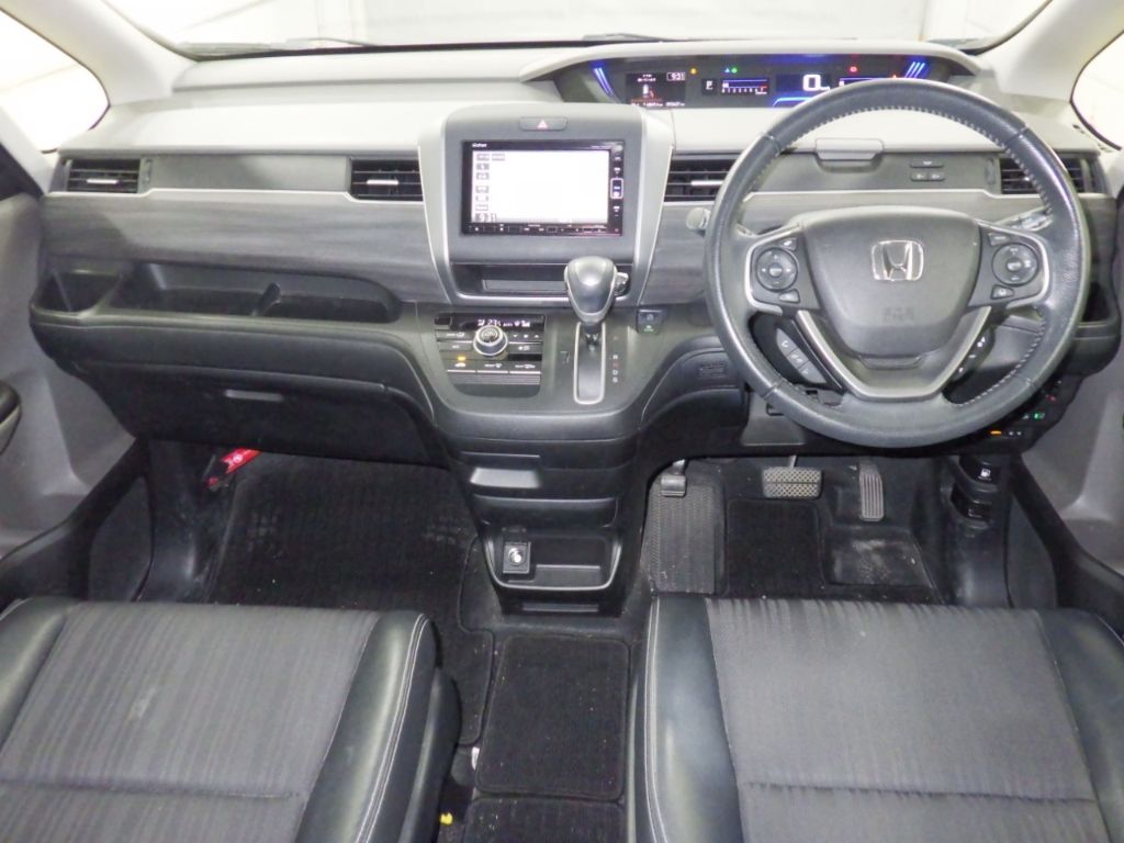 2018 Honda Freed Gホンダセンシング 6人 auction photo 3