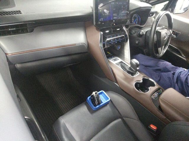 2022 Toyota Harrier Zレザーパッケージ 4WD auction photo 3