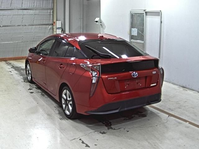 2016 Toyota Prius Sツーリングセレクション auction photo 2