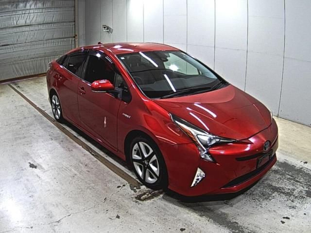 2016 Toyota Prius Sツーリングセレクション Japan auction vehicle