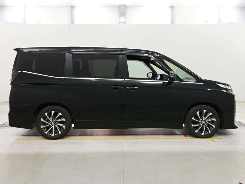 2023 Toyota Voxy ハイブリッドS-Z auction photo 3