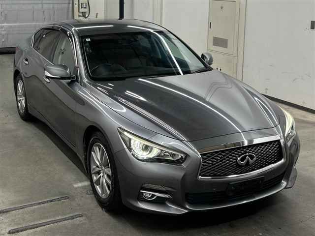 2014 Nissan Skyline 200GT-tタイプP Japan auction vehicle
