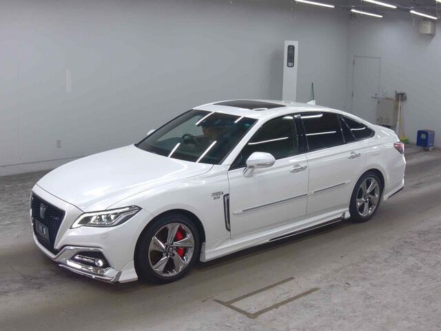 2018 Toyota Crown RS Advance auction photo 4