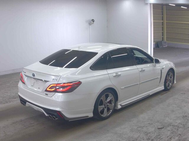 2018 Toyota Crown RS Advance auction photo 5