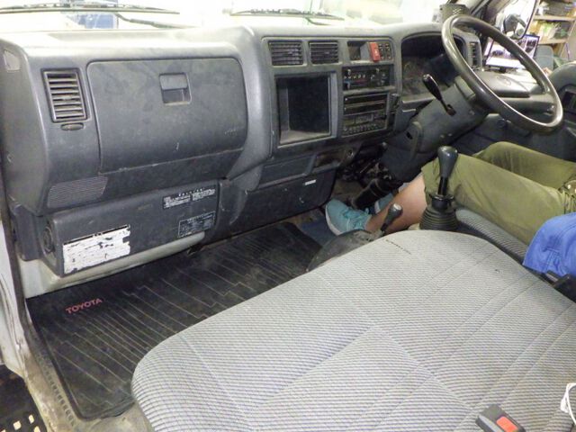 1997 Toyota Dyna 4WD auction photo 3