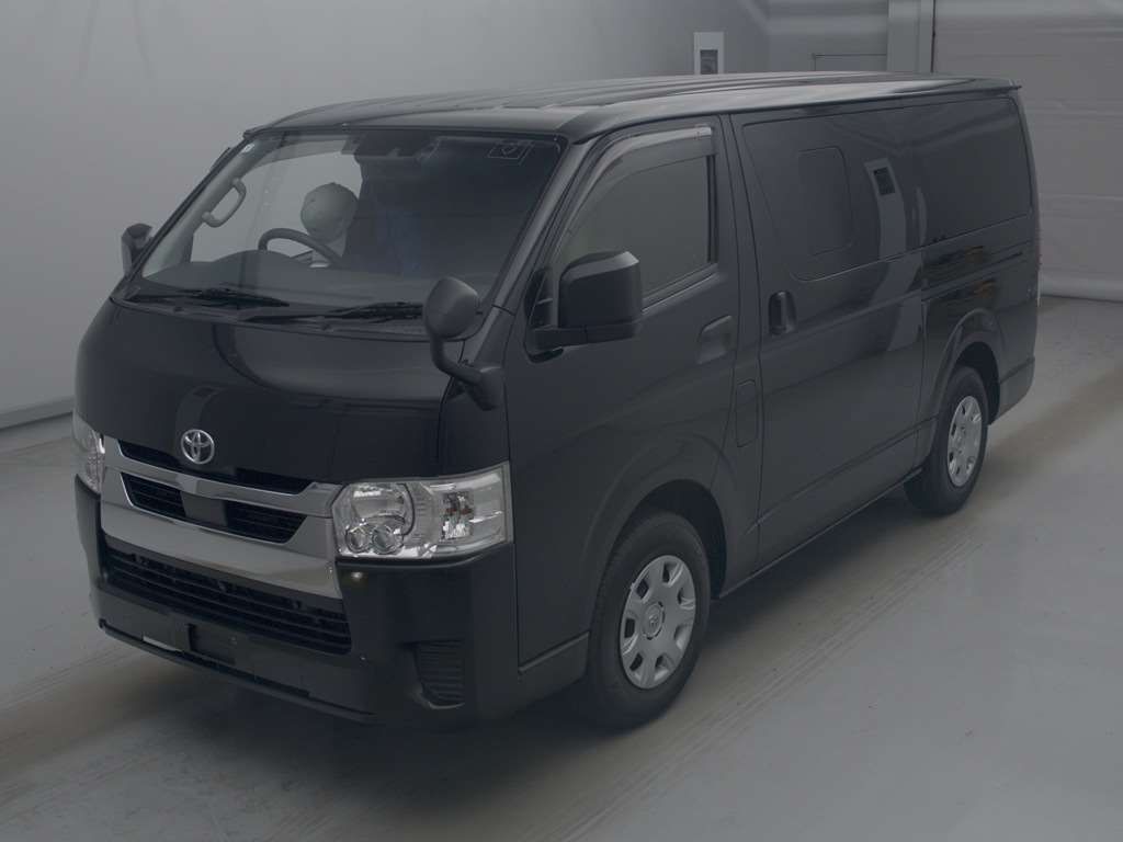 Japan Auction Vehicles 4 2021 Toyota Hiace ロングDX GLパッケージ auction photo