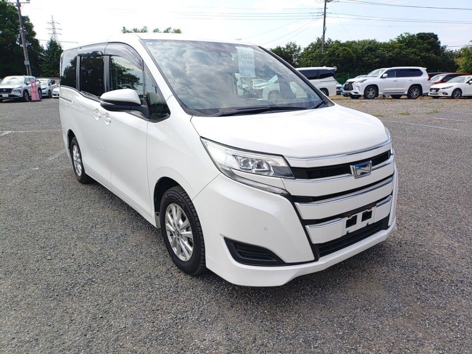 2021 Toyota Noah auction photo 4