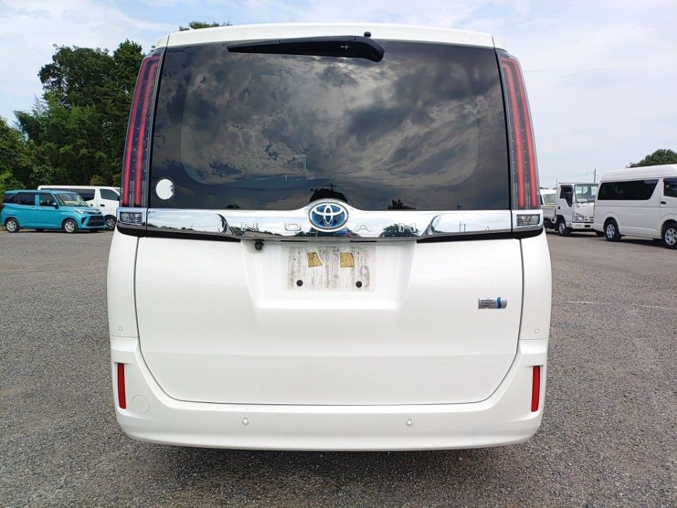 2021 Toyota Noah auction photo 5