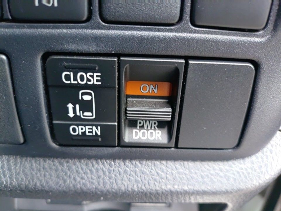 2021 Toyota Noah auction photo 20