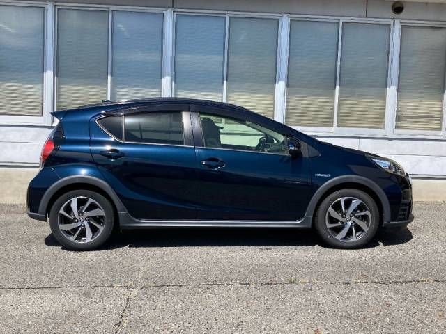 2018 Toyota Aqua Crossover auction photo 2