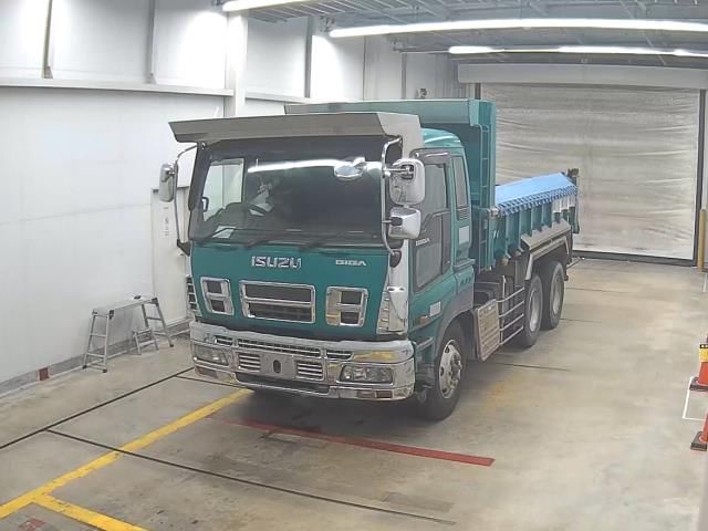 Japan Auction Vehicles 10 2009 Isuzu dump auction photo