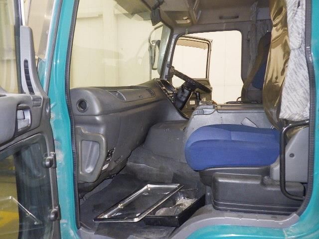 2009 Isuzu dump auction photo 8