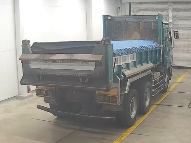 2009 Isuzu dump auction photo 2