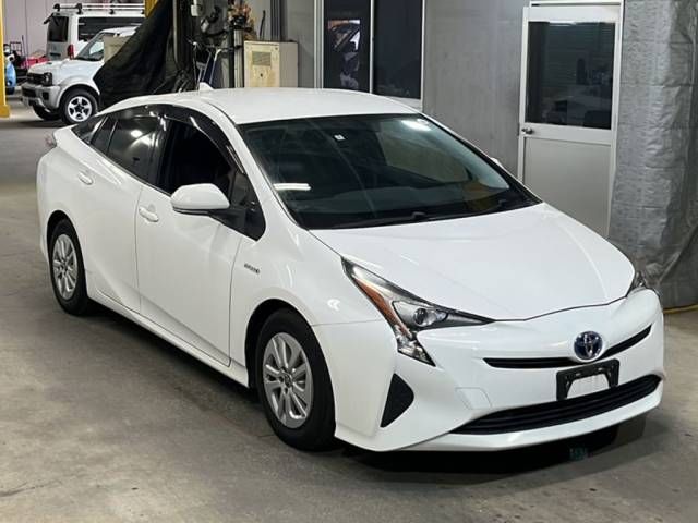 2016 Toyota Prius * auction photo 4