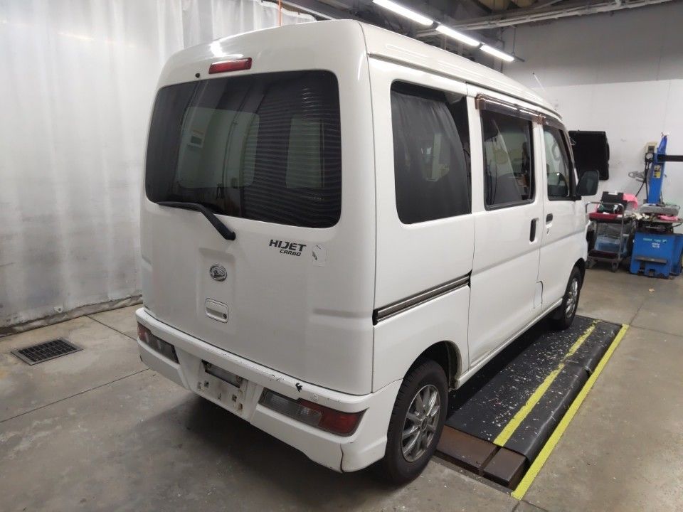 2018 Daihatsu ハイゼット カーゴ auction photo 2