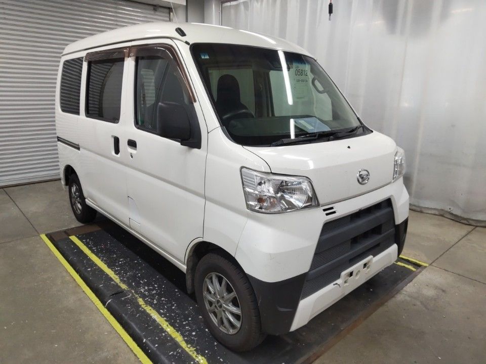 2018 Daihatsu ハイゼット カーゴ auction photo 4