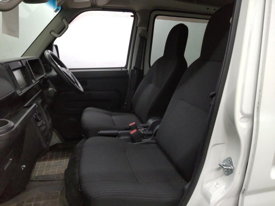 2018 Daihatsu ハイゼット カーゴ auction photo 16