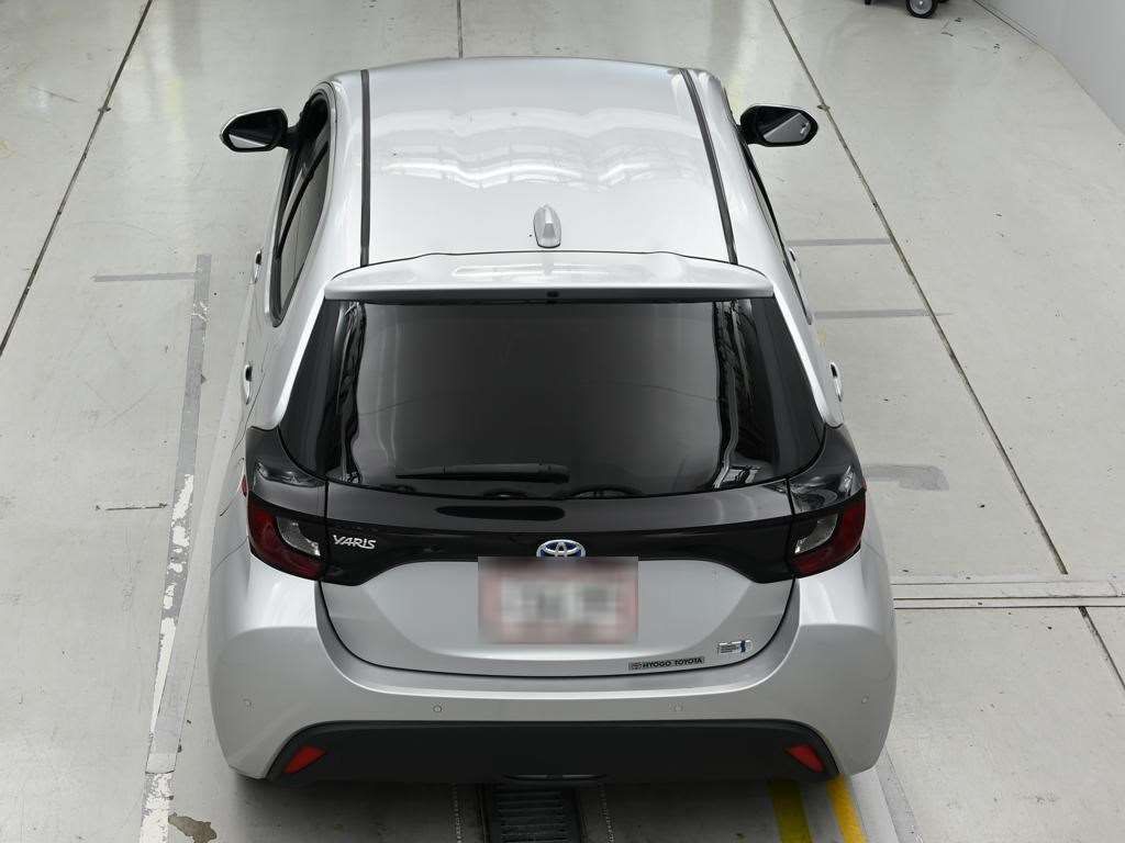 2021 Toyota Yaris ハイブリッドX auction photo 8