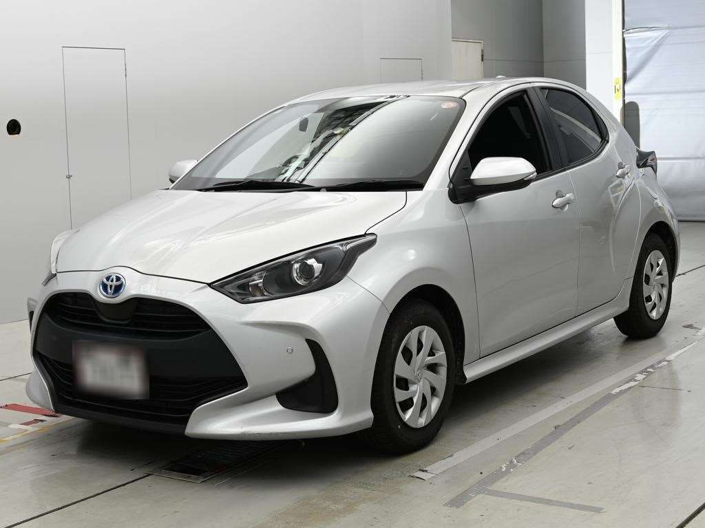 Japan Auction Vehicles 14 2021 Toyota Yaris ハイブリッドX auction photo