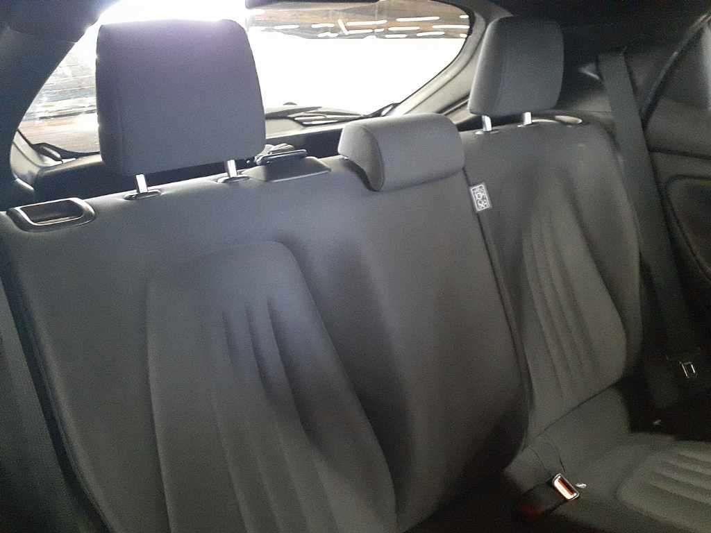 2021 Toyota Yaris ハイブリッドX auction photo 11