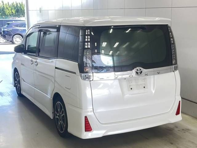 2016 Toyota Voxy ZS 煌 auction photo 3