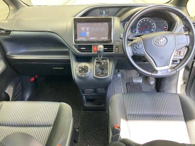 2016 Toyota Voxy ZS 煌 auction photo 4