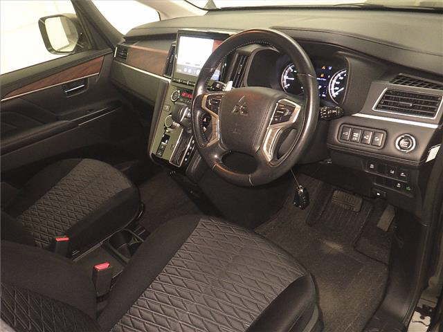 2020 Mitsubishi Delica D:5 4WD G Power Package D-TB 82 auction photo 3