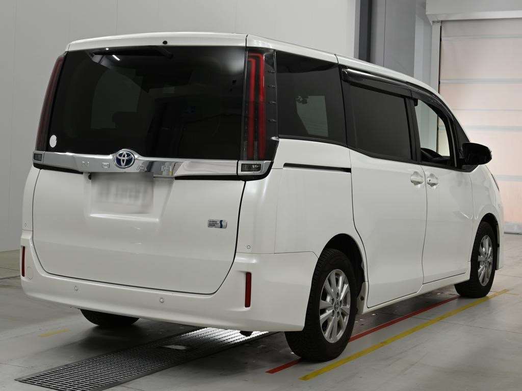 2021 Toyota Noah Hybrid X auction photo 2